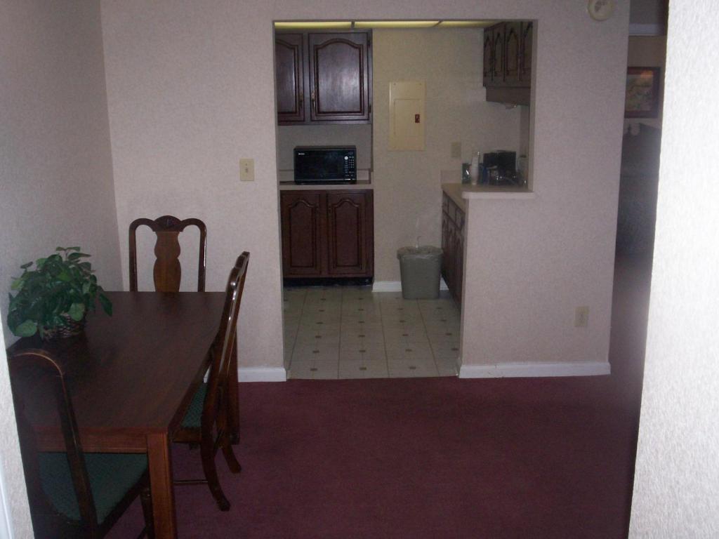 Rime Garden Inn & Suites Irondale Bilik gambar